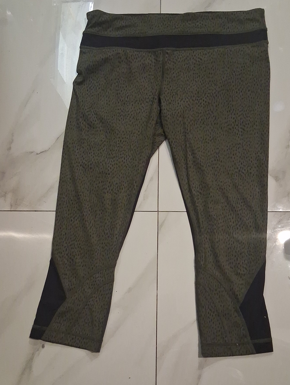 lululemon athletica Olive Green Capri Leggings with Black Trim